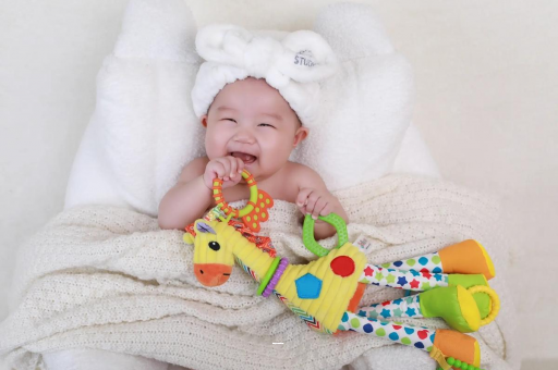 招远宝宝头上有白色的小点